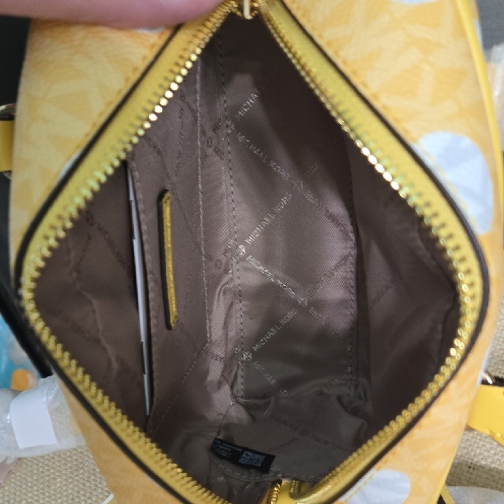 Michael Kors Yellow and White Satchel with Leather Trim - Picture 6 of 9